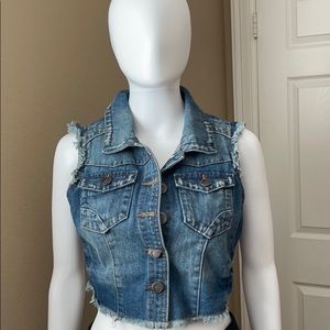 Denim sleeveless jacket